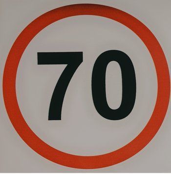 Большая наклейка "ОГРАНИЧЕНИЕ СКОРОСТИ 70 км/ч" 2137771170 фото